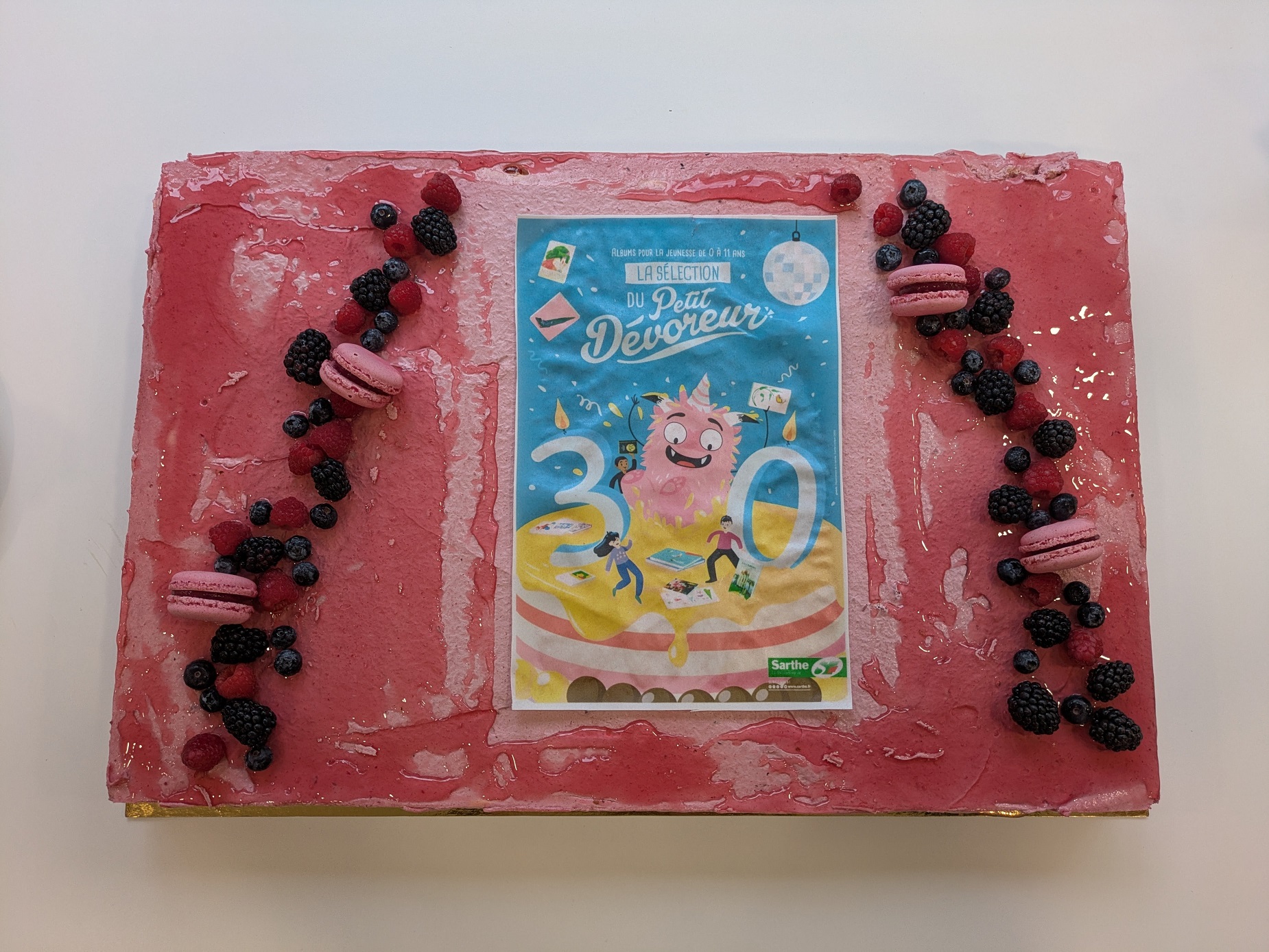 Zoom sur le gâteau d'anniversaire